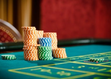 dubay mobile app home screen showing Liga 1 and live Baccarat tables